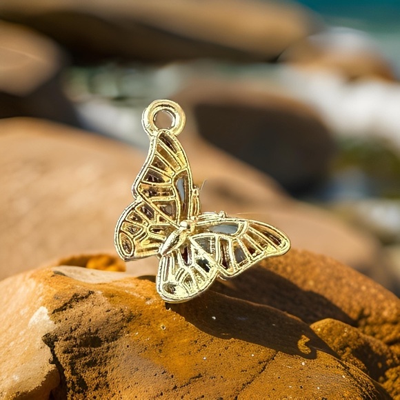 🔴 5 for $10 ONE Golden Butterfly Charm Pendant for Jewelry Making - Picture 1 of 9